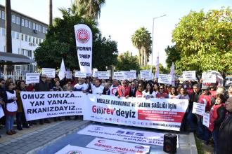 Aile hekimleri ve sağlık çalışanları Adana’da eylemdeydi: “Nefes Alamıyoruz”