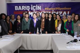 Kadınlardan "Barış için 1 milyon imza" kampanyasına destek