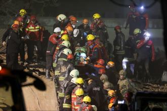 Konya'da bina çöktü: 2 kişi kurtarıldı, 3 kişi hâlâ enkaz altında