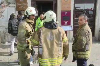 Beyoğlu'nda bir otelde yangın