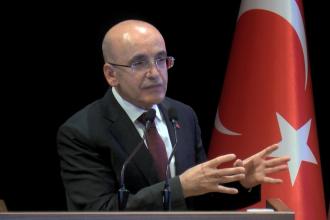 Mehmet Şimşek açlık sınırındaki asgari ücretle övündü