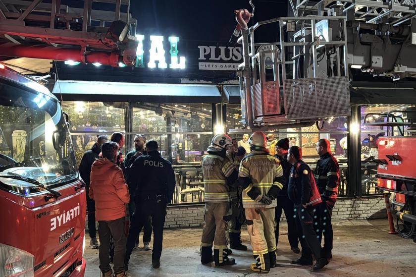 Kütahya'da yangın çıkan 7. kattan düşen kadın ağır yaralandı