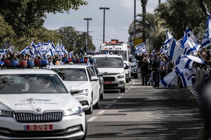 Hamas'ın teslim ettiği cenazelerden birinin İsrailli esire ait olmadığı iddia edildi