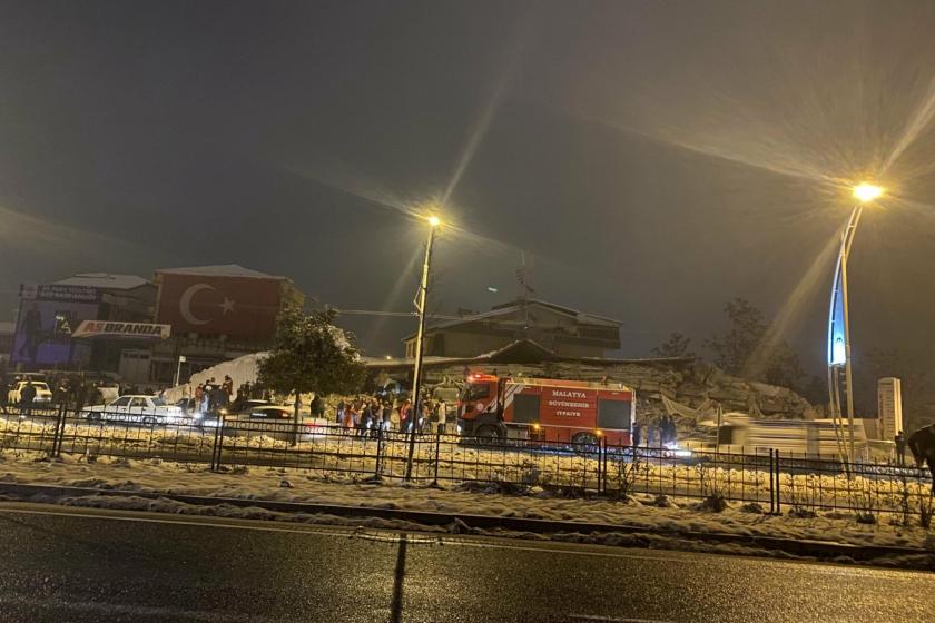 Malatya’da Bayrak Apartmanı davası: İkisi belediye görevlisi 4 sanık, 16 yıl 3 ay hapis cezasına çarptırıldı