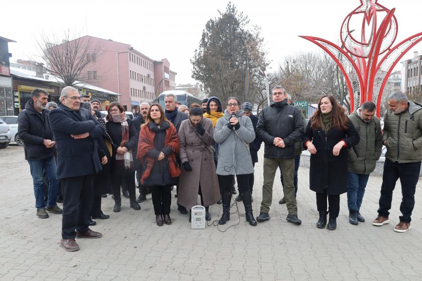 Gülistan Kılıç Koçyiğit’ten kayyım tepkisi: Sandık kurup kayyım atıyorsunuz, çünkü zorbasınız