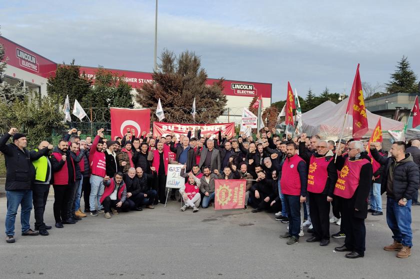 EMEP grevdeki Kaynak Tekniği işçilerini ziyaret etti: ‘İnsanca yaşayabileceğimiz bir Türkiye'yi hep birlikte kuracağız’