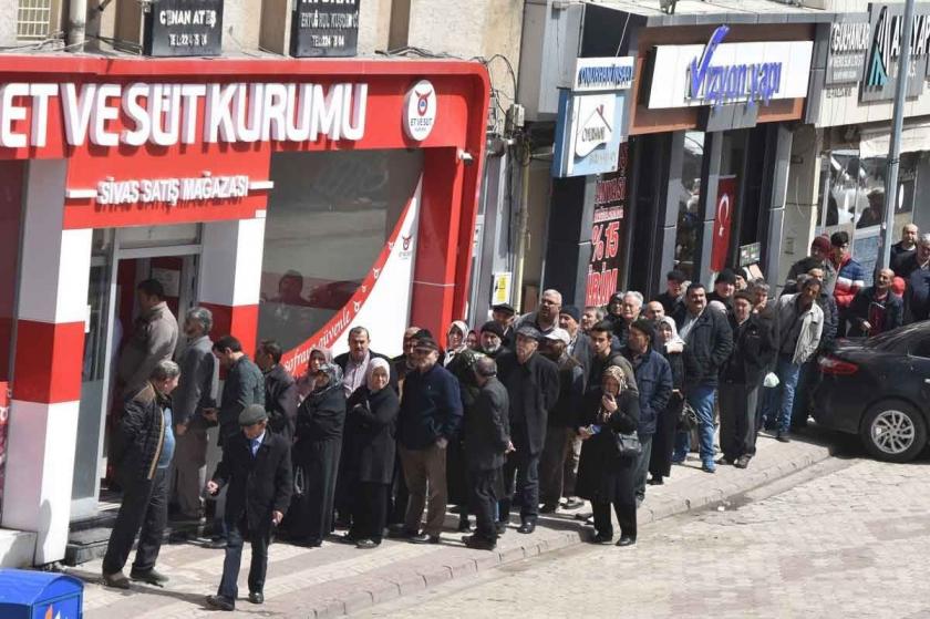 ‘İftarda misafir ağırlamak imkansız’