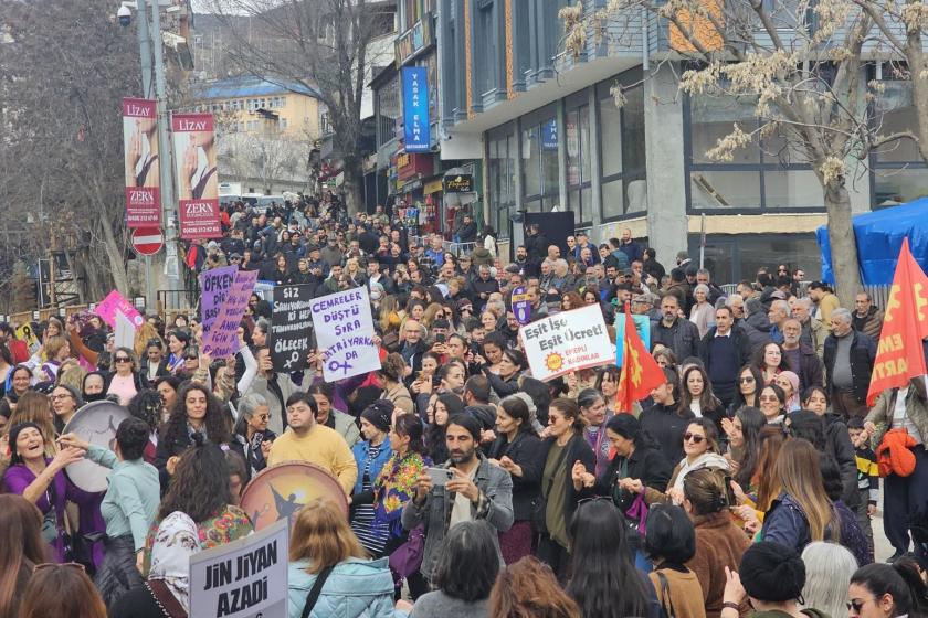 Dersim’de kadınlar miting alanında buluştu: "Aile yılı sizin mücadele bizimdir!”