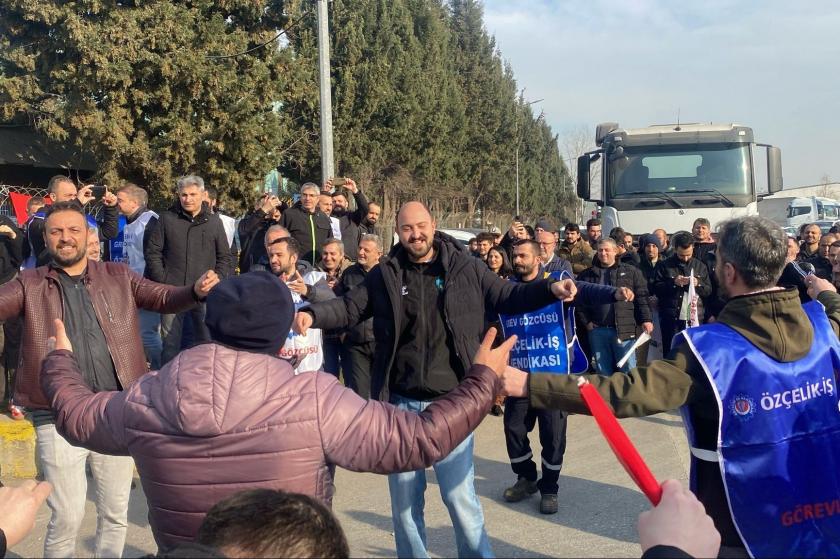 Tezcan Galvaniz’de patron yüzde 8 dayattı, işçiler greve çıktı