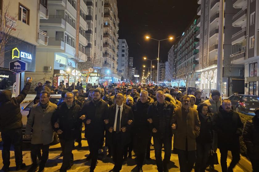 Çorum'da İmamoğlu için destek yürüyüşü: "Ekrem İmamoğlu yalnız değildir"