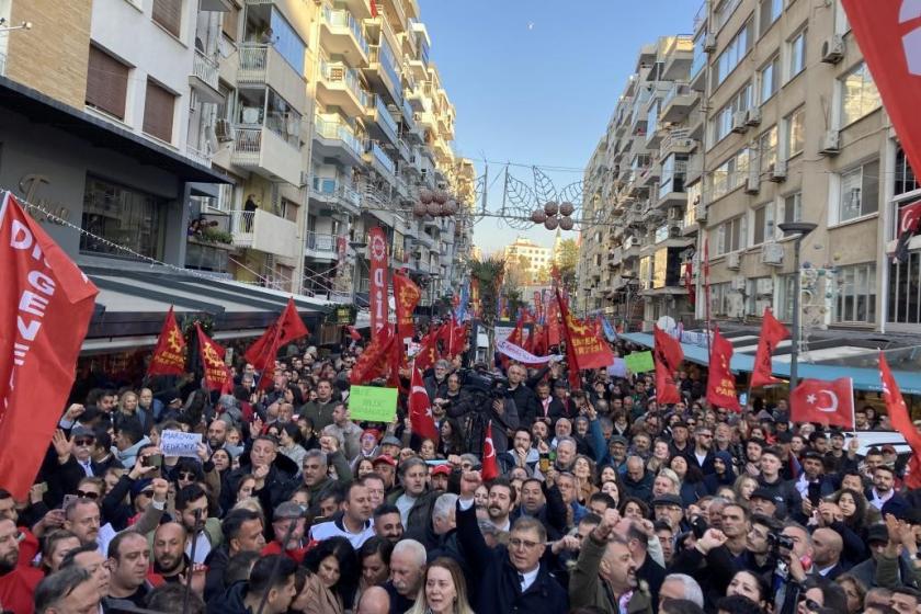 İzmir’de gözaltına alınan 67 kişi adliyeye sevk edildi