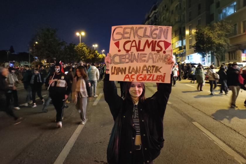 İstanbul'da gözaltına alınan 56 gencin 20'sine tutuklama talebi