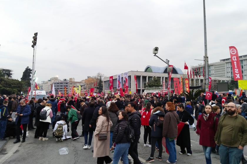 İmamoğlu'nun tutuklanmasının ardından Saraçhane'de büyük buluşma