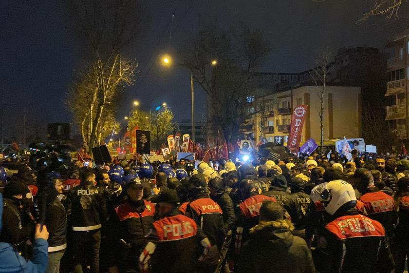 Bursa’da İmamoğlu'nun tutuklanmasını protesto eden halka polis müdahale etti