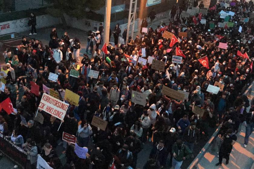 İzmir’de tutuklamalara karşı protestolar sürüyor