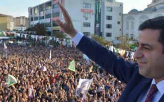 Demirtaş: AKP'yi barış altında bırakacağız