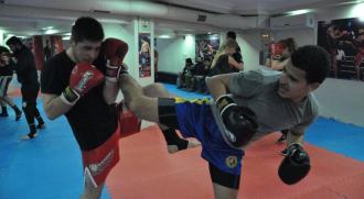 'Kick boks en eyisidur'