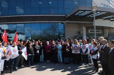 PAÜ Hastanesi'nde sağlık işçileri hakları için eylem yaptı