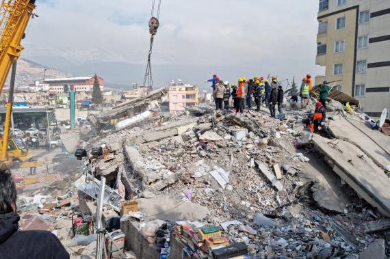 Palmiye Sitesi davasında 23 gün önce tutuklanan müteahhide "kocama hali" gerekçesiyle tahliye