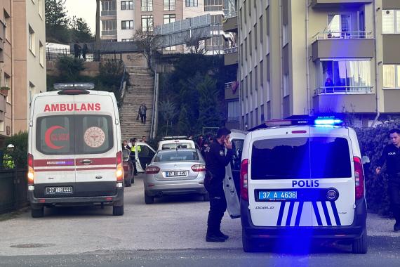 Kastamonu'da bir polis evli olduğu Burçin Sevgi T'yi katletti