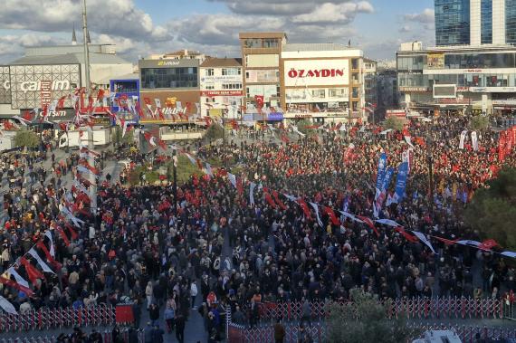 Bir şey yapmalı, ama daha büyük bir şey…