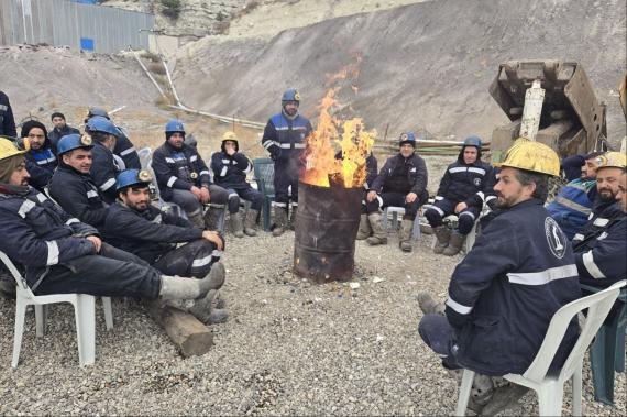 Direnişi sürdürüen Çayıhan maden işçileri