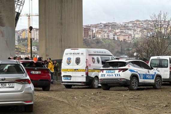 İstanbul'da üzerine iş makinesinin kovası düşen işçi yaşamını yitirdi