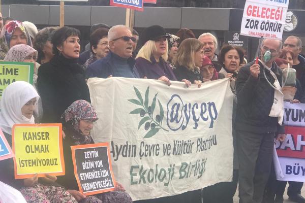 Kızılcaköy'de yapılmak istenen JES'e karşı halk eylem yaparken