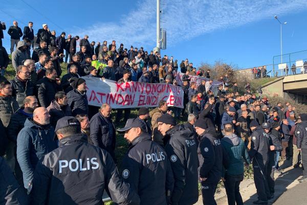 Οι φορτοεκφορτωτές ενεργούν