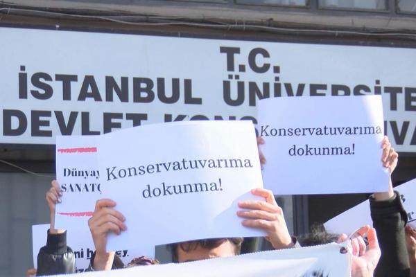 İstanbul Üniversitesi Devlet Konservatuvarı öğrencileri