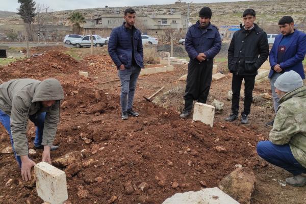 Urfa'da talim alanı yakında yaşamını yitiren çocuğun yakınları: Ne uyarı ne poligon ne levha var - Evrensel