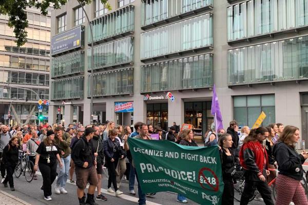 Hamburg'da kürtaj hakkı için düzenlenen yürüyüş 