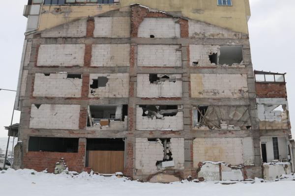 Malatya'da depremde zarar gören yapı