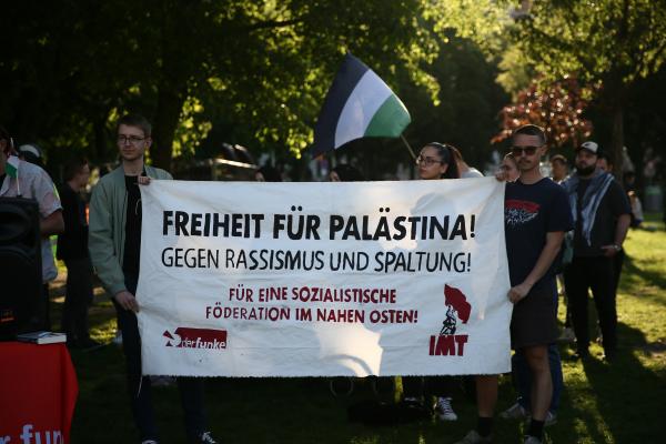 Viyana Votiv Kilisesi önünde Filistin’e destek eylemi düzenlendi