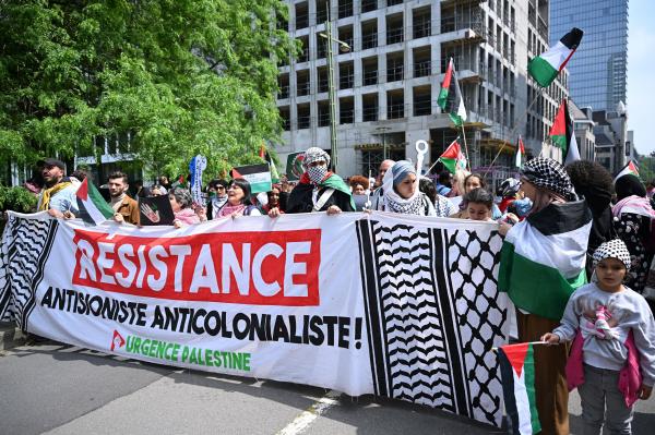 Brüksel'de binlerce kişi İsrail'in Gazze'deki saldırılarının sona erdirilmesi talebiyle protesto gösterisi düzenledi