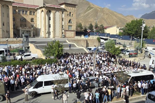 Hakkari'ye ulaşan yürüyüşçüler