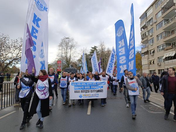 KESK miting kortej