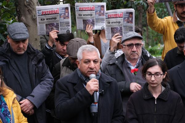 Emek Partisi Genel Başkanı Seyit Aslan, Metin Göktepe'nın mezarı başındaki anmada konuştu 