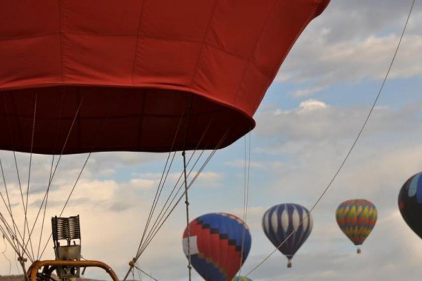 Mısır'da turistleri taşıyan balon düştü: 1 kişi öldü