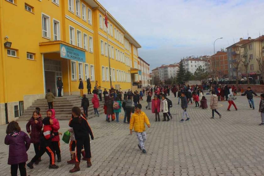 İlkokulda doğal gaz sızıntısı; 3 kişi hastaneye kaldırıldı