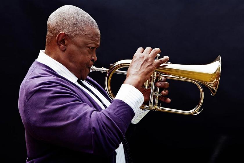 Efsane cazcı Hugh Masekela yaşamını yitirdi