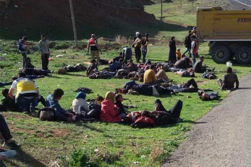 Erzurum'da mültecileri taşıyan kamyon devrildi: 1 ölü, 30 yaralı