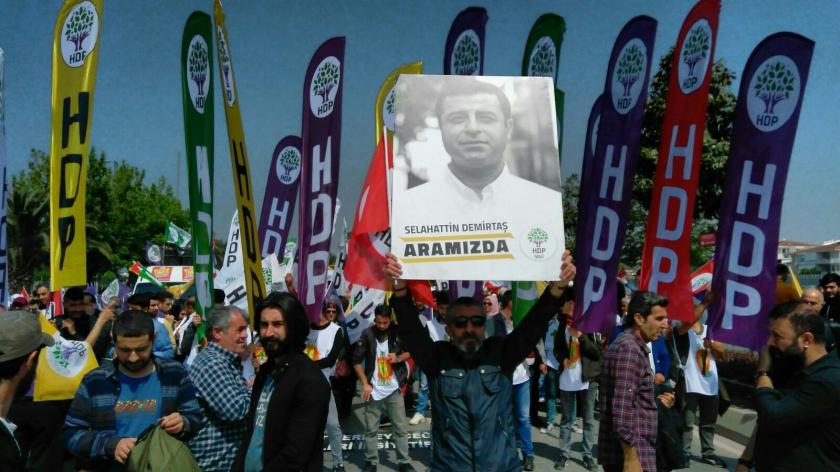 Demirtaş: Adayını gizlice tartışan, halkı çalışmalara katamaz