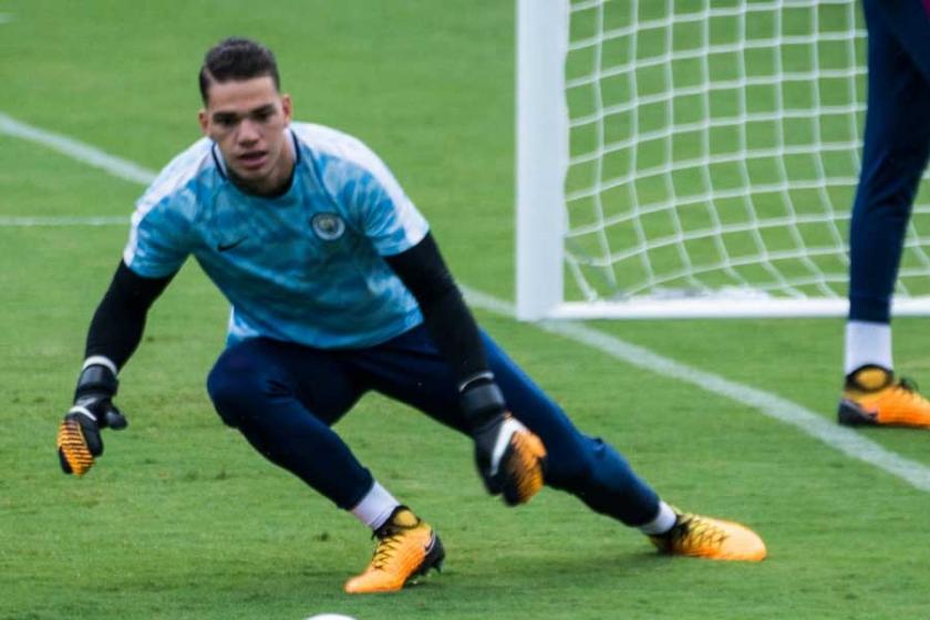 Ederson Moraes 2025'e kadar Manchester City'de