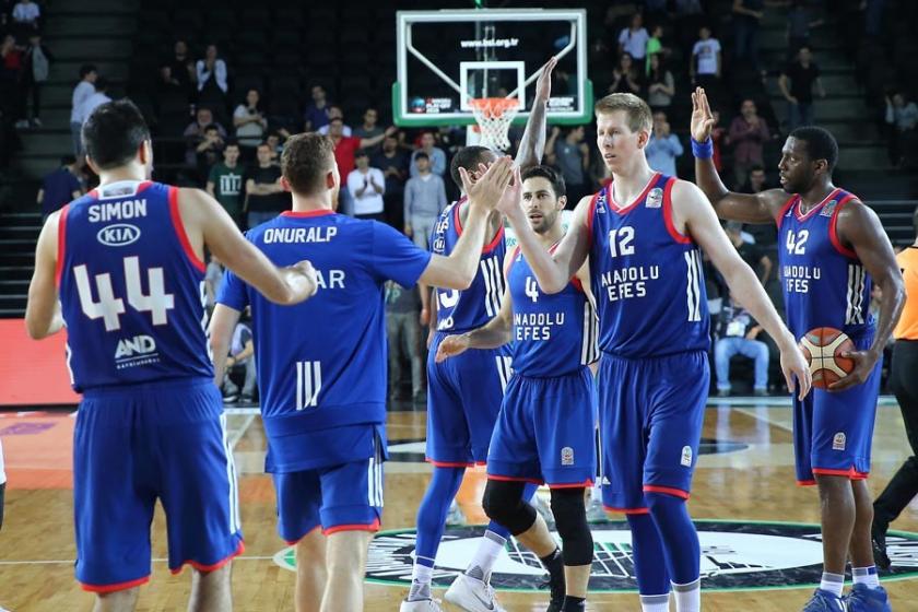 Basketbol play-off: Darüşşafaka Basketbol: 78 - Anadolu Efes: 79