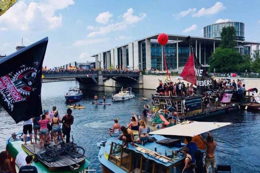 Berlin‘de ırkçılara karşı kitlesel ve renkli eylemler