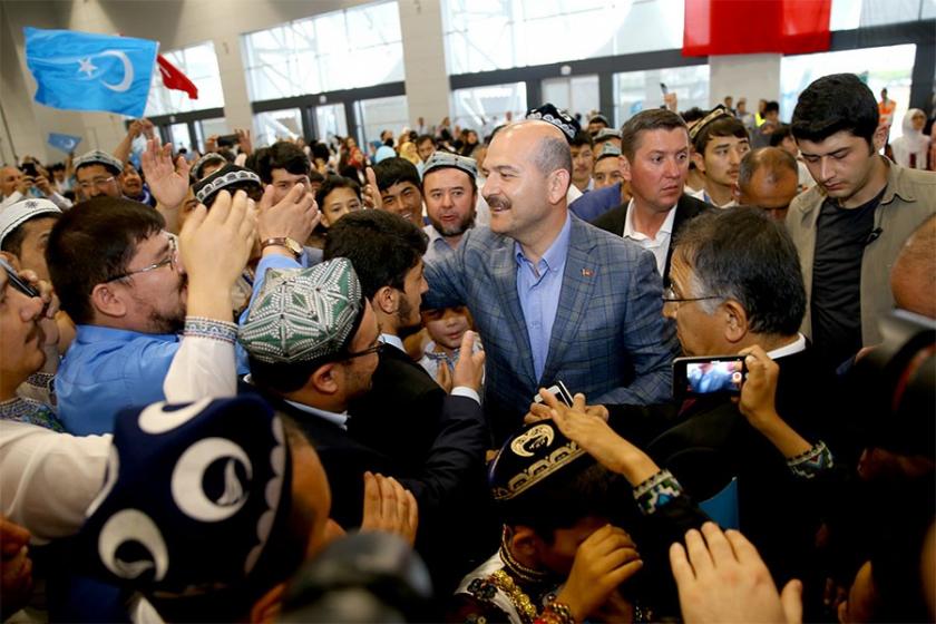 Bakan Soylu’yu protesto eden öğrencilere gözaltı