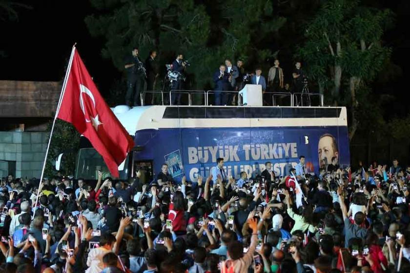 Erdoğan’a dünyadan hem tebrik hem eleştiri: Ne özgür ne adildi