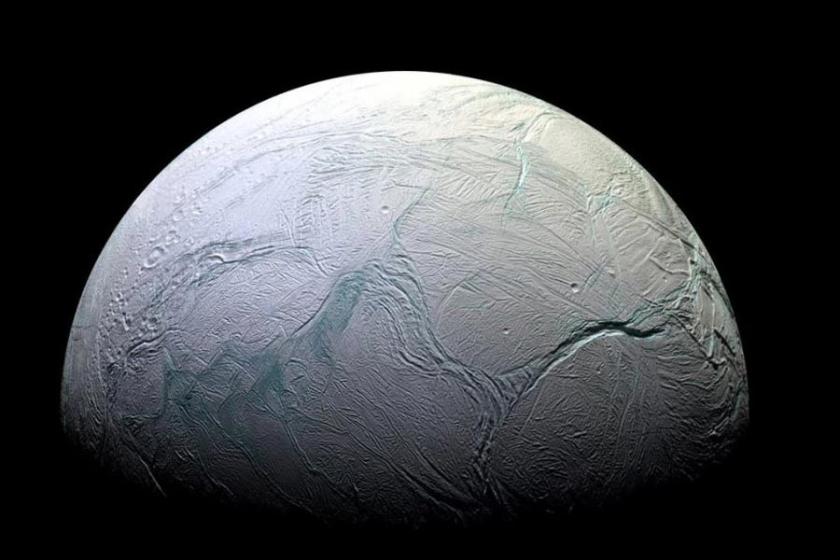 Enceladus’ta yaşam için gereken koşullara dair kanıtlar bulundu