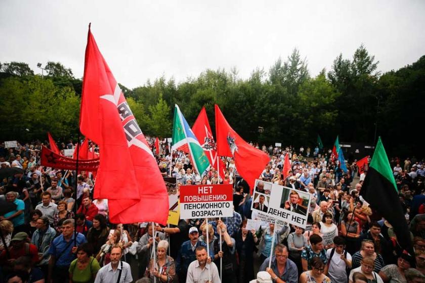 Rusya'da emeklilik yaşını yükselten yasa tasarısı protesto edildi